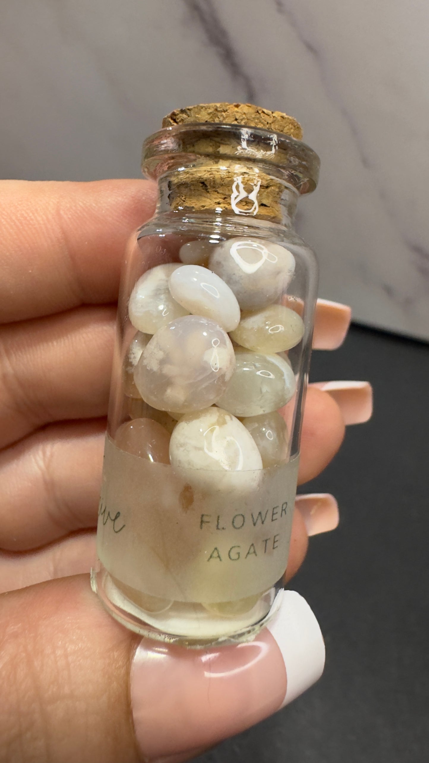 Flower agate jar