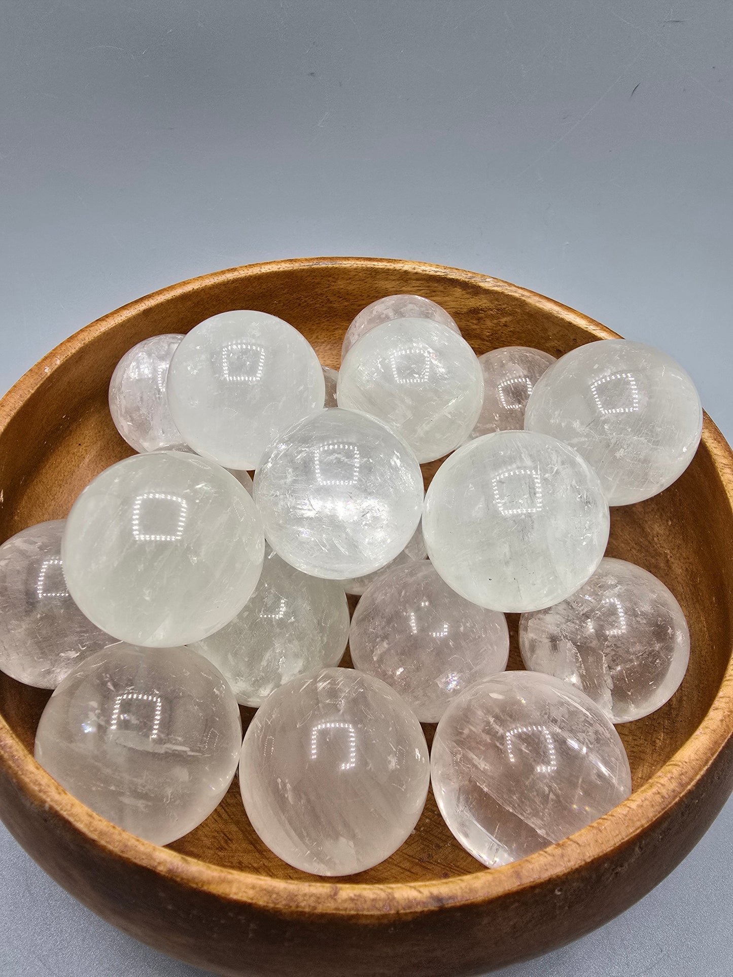 Optical calcite spheres