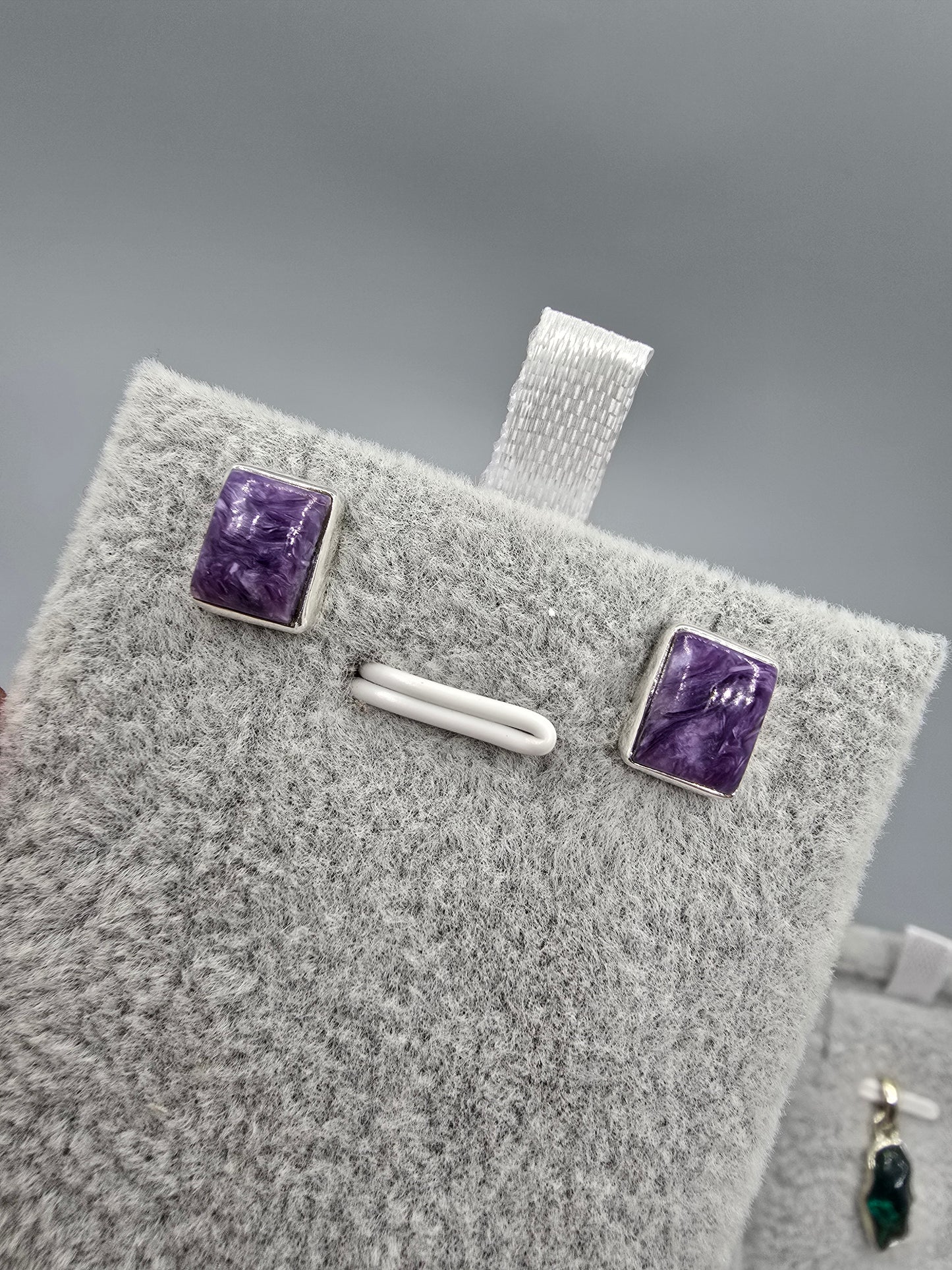 Chariote studs