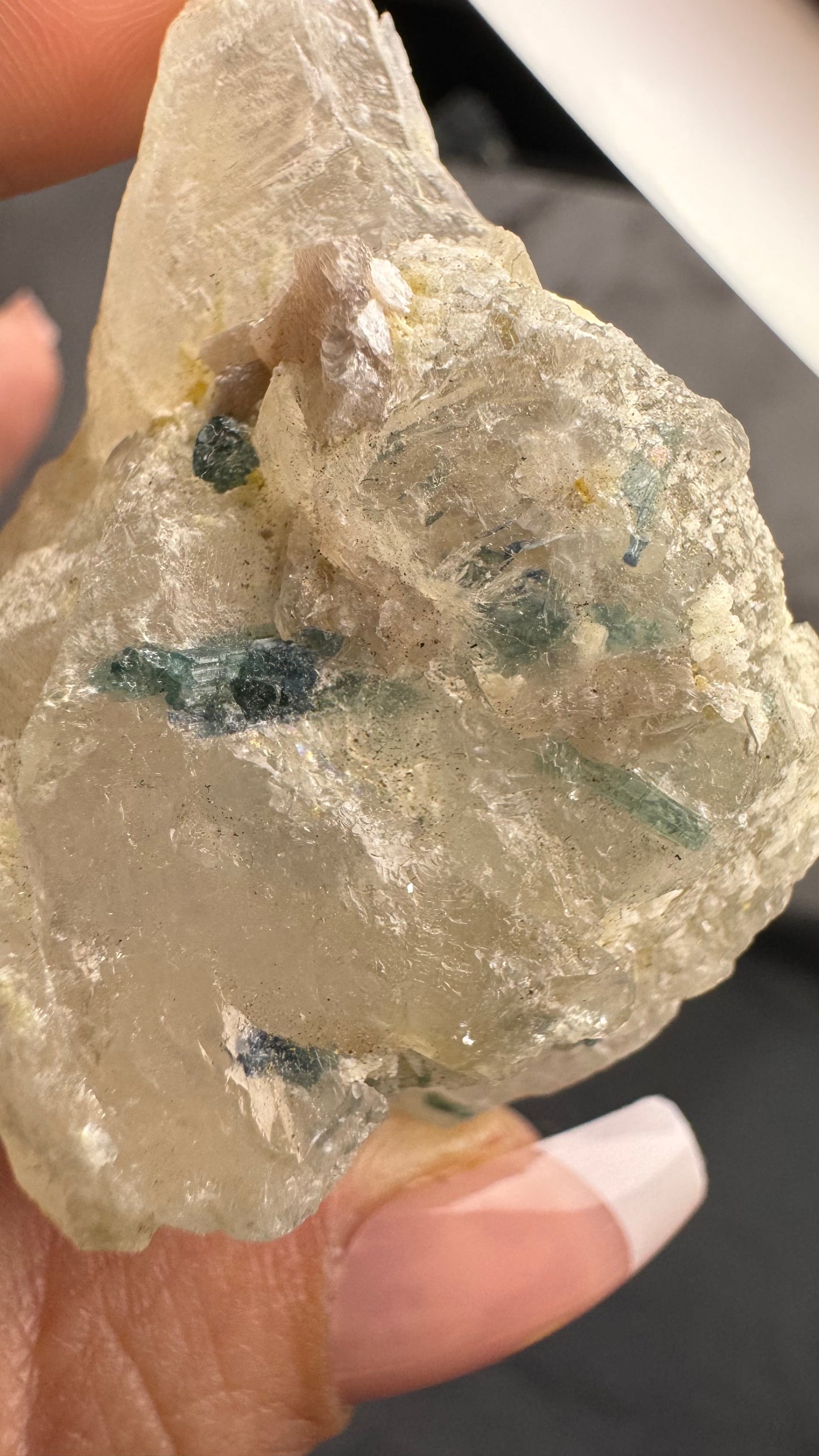Indicolite in quartz