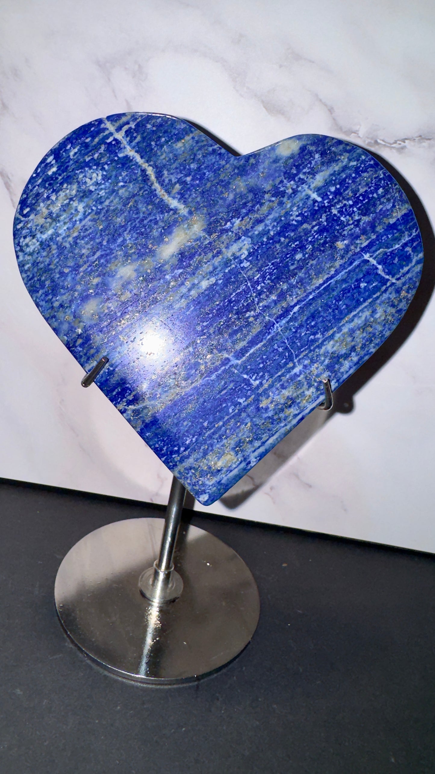 Lapis lazuli heart of stand