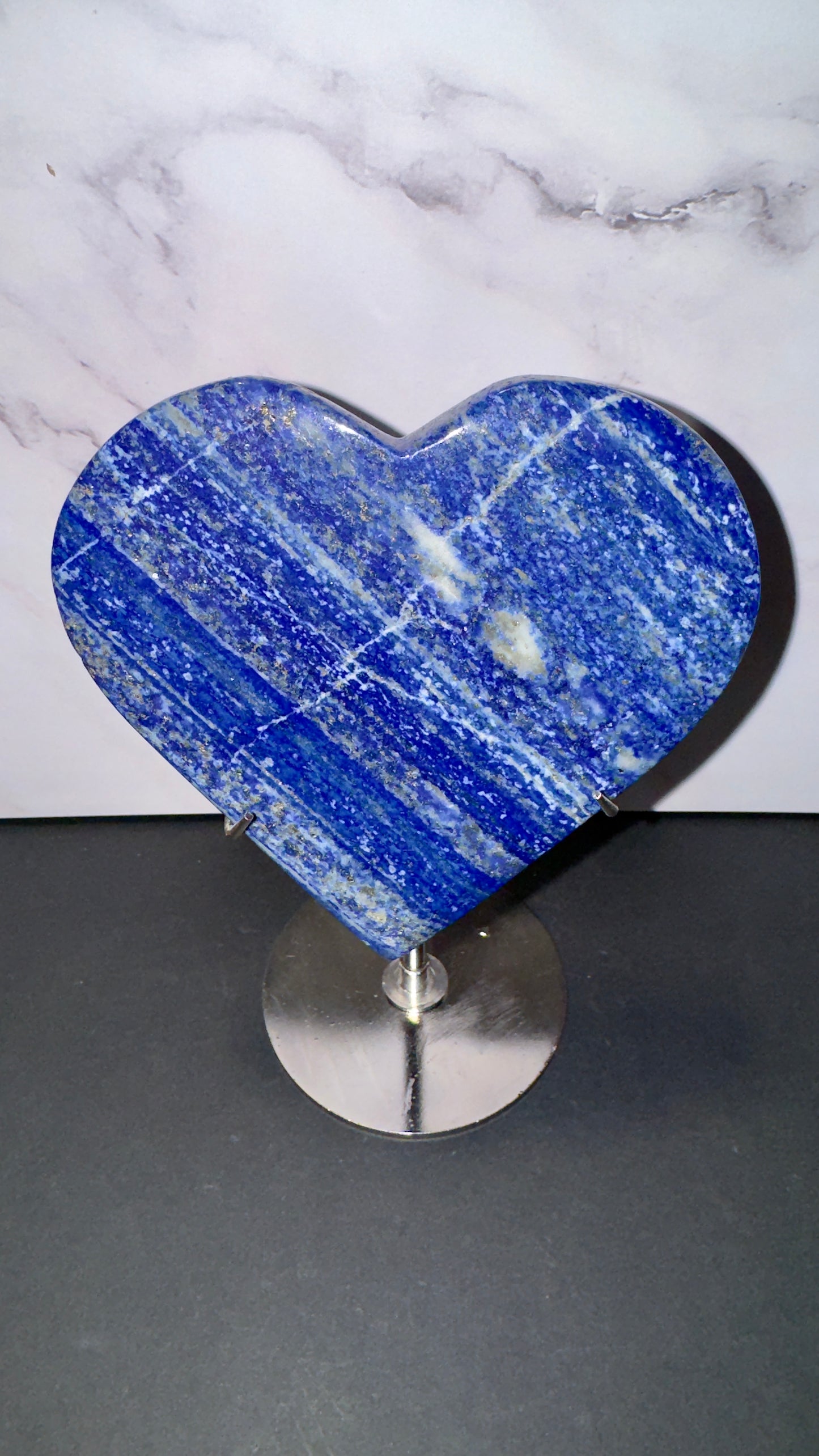 Lapis lazuli heart of stand