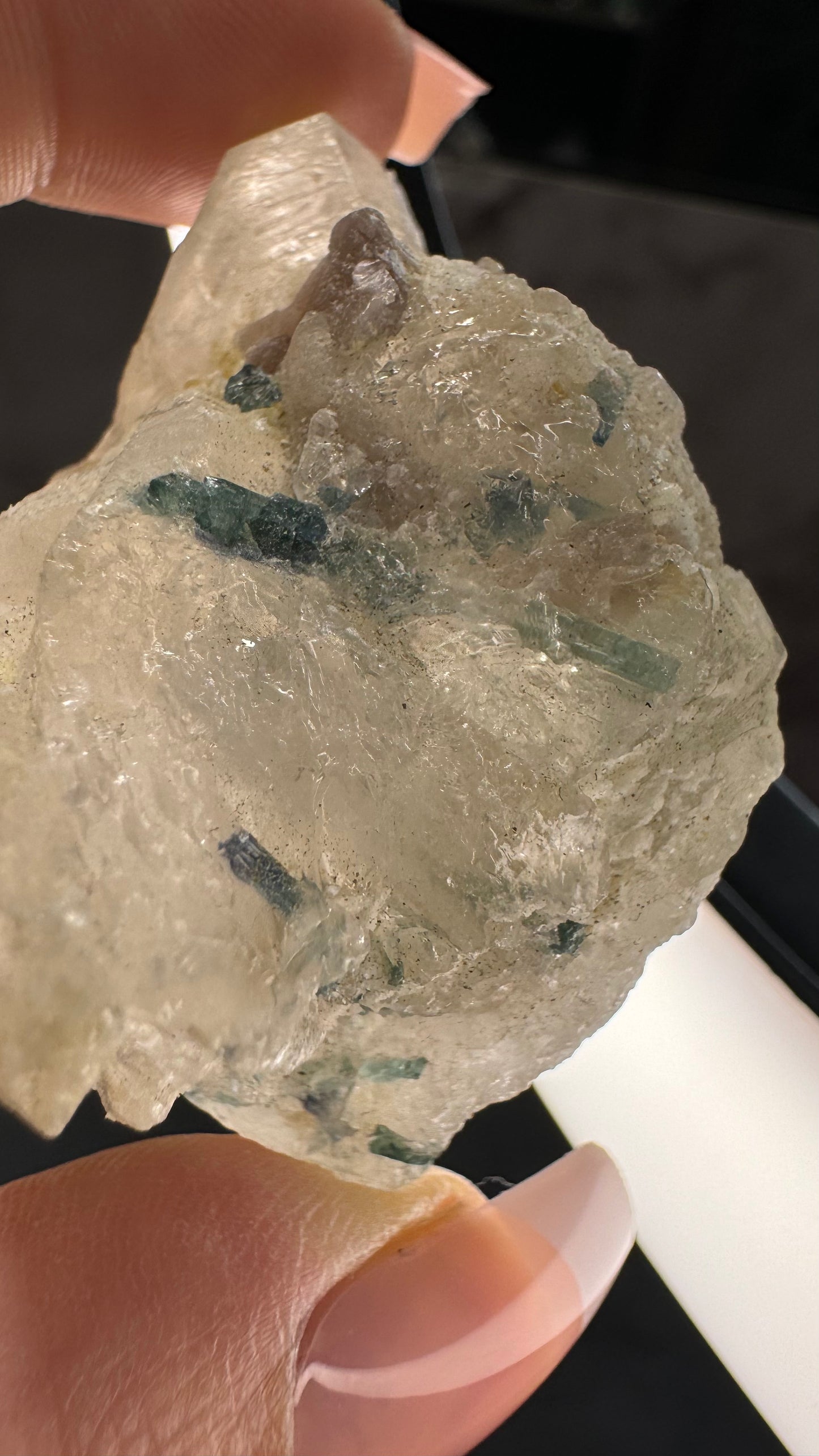 Indicolite in quartz