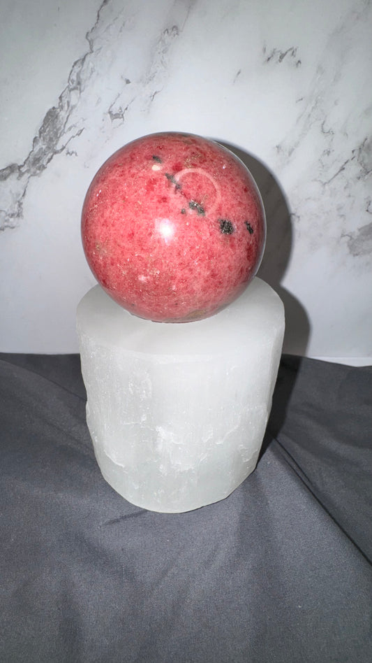 Satin spar holder