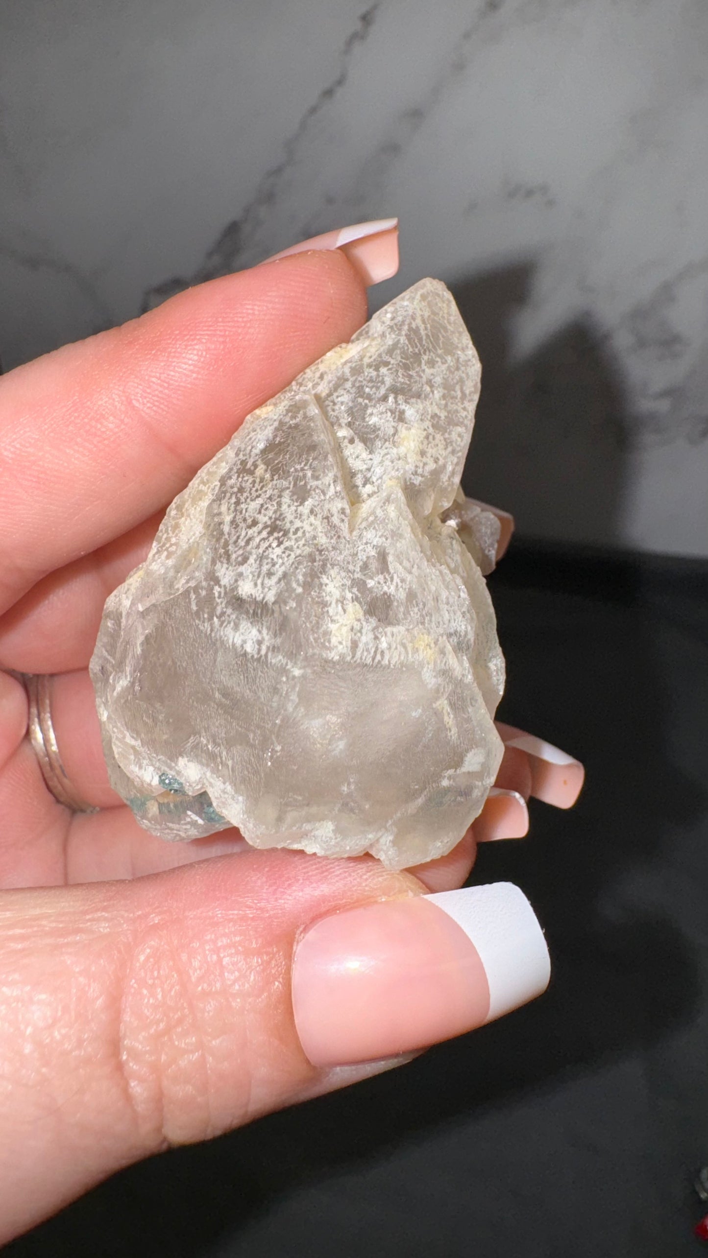 Indicolite in quartz
