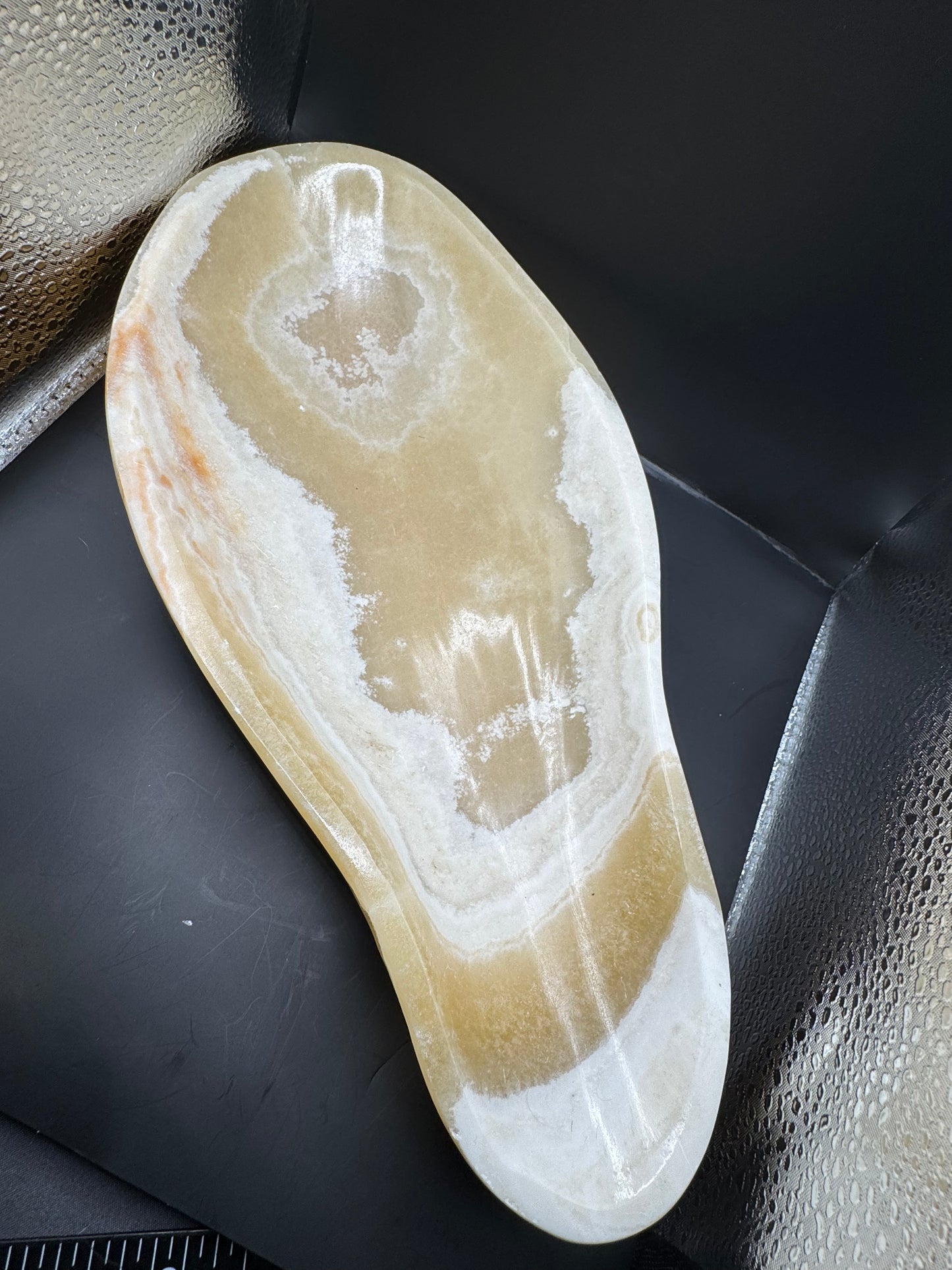 Massive calcite bowl
