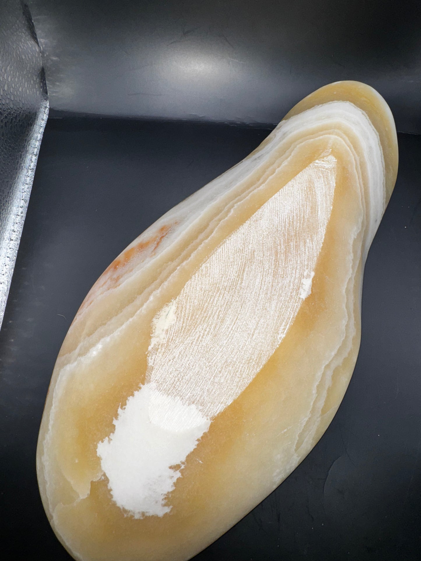Massive calcite bowl
