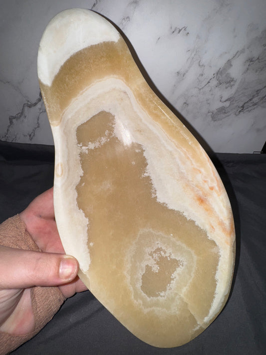 Massive calcite bowl