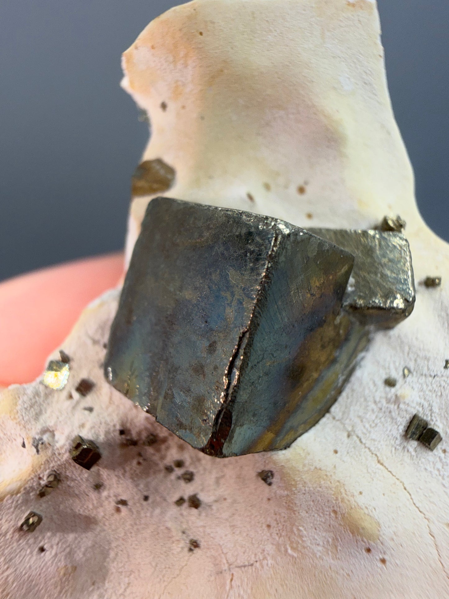 Iridescent pyrite