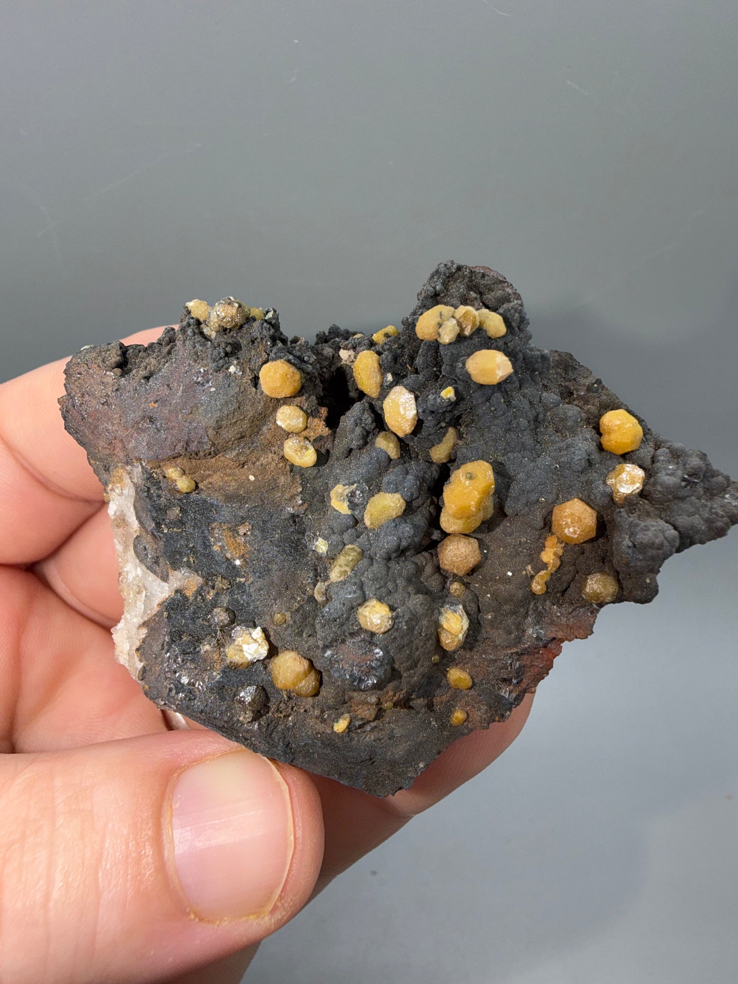 Pyromorphite, quartz, Gotheite
