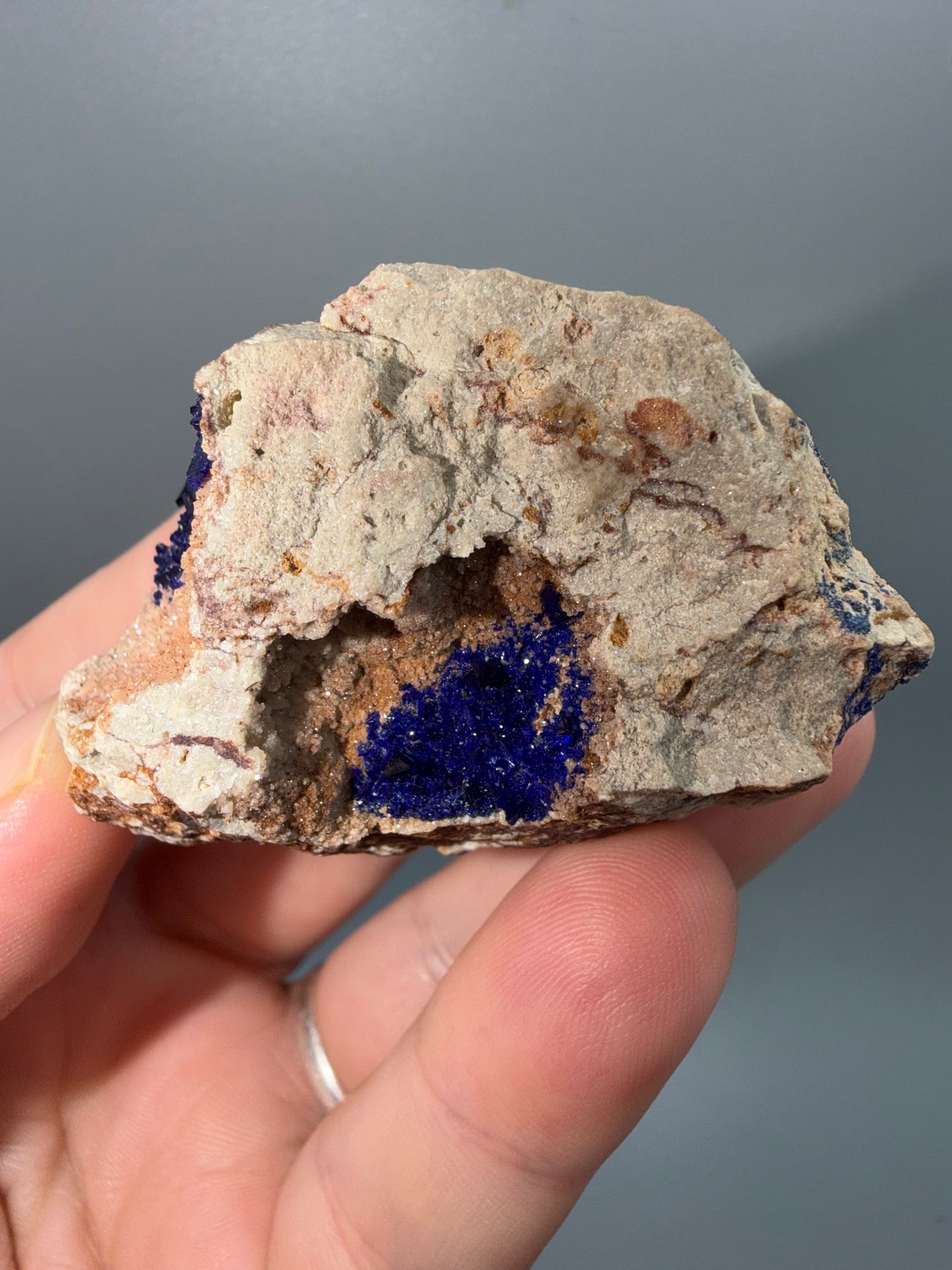 Azurite on matrix