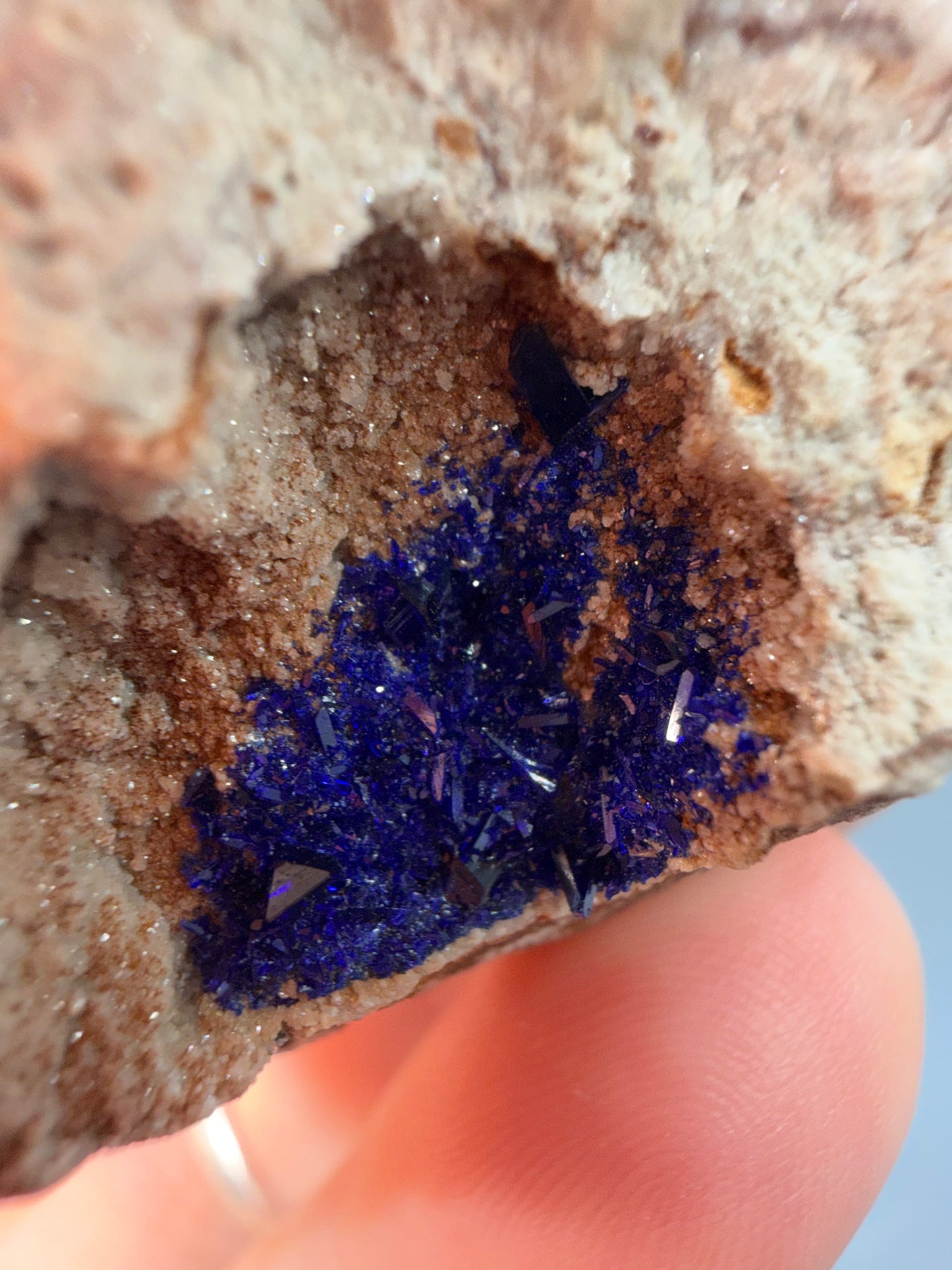 Azurite on matrix