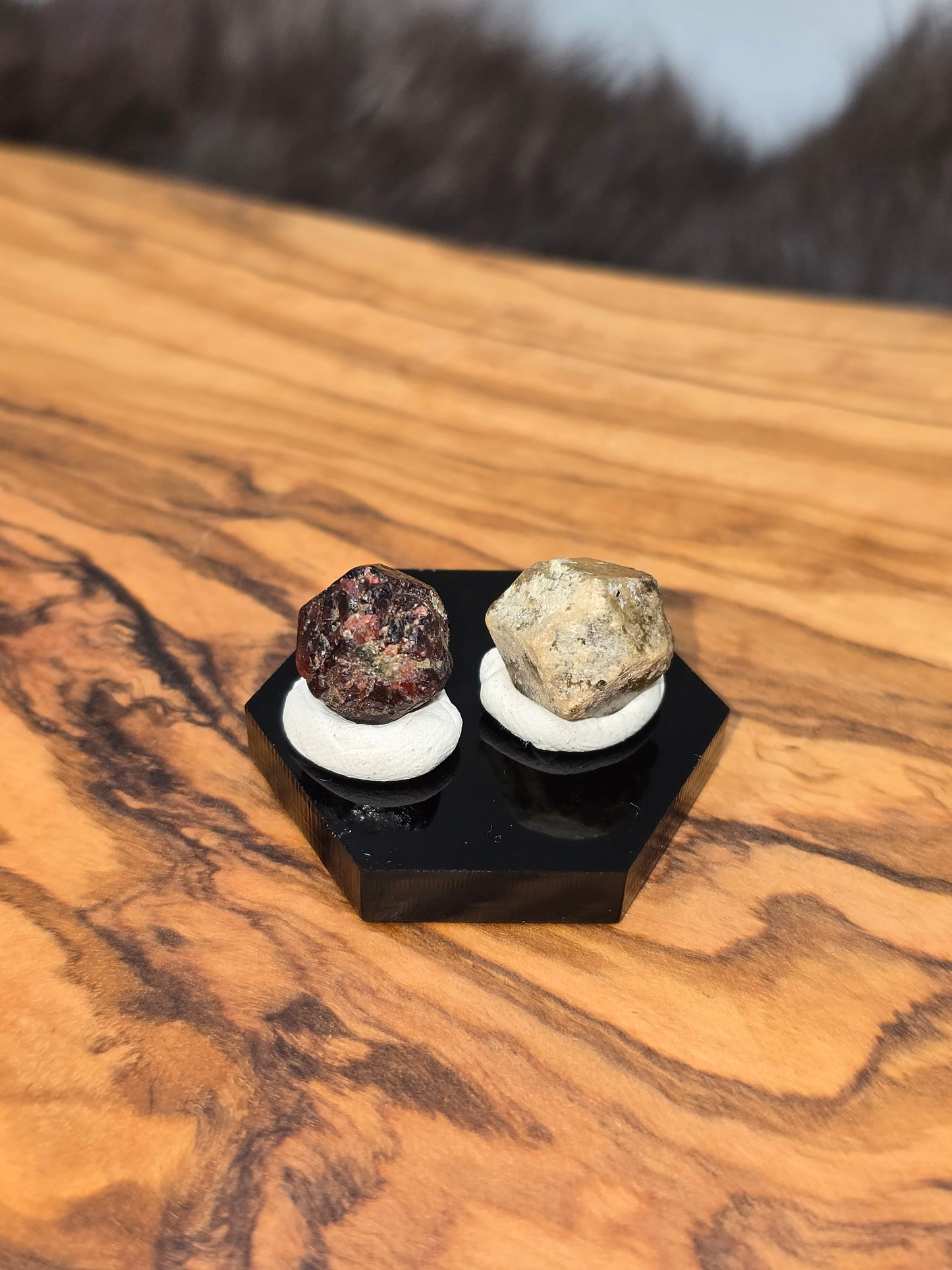 2 garnets
