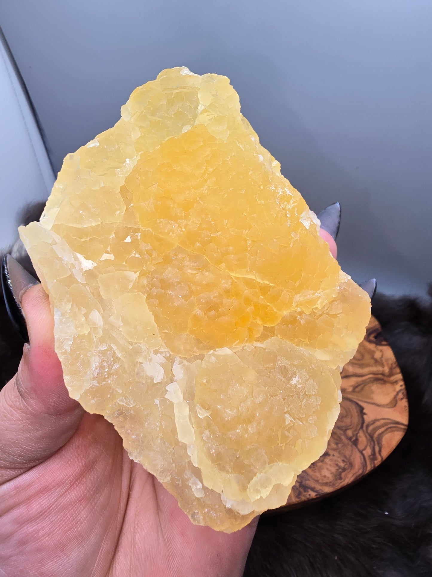 Yellow botroydial fluorite
