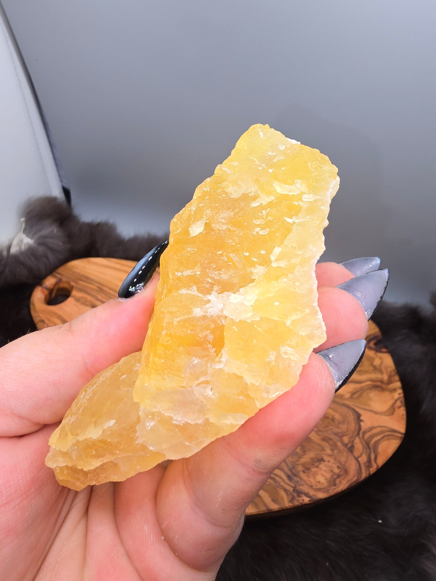 Yellow botroydial fluorite