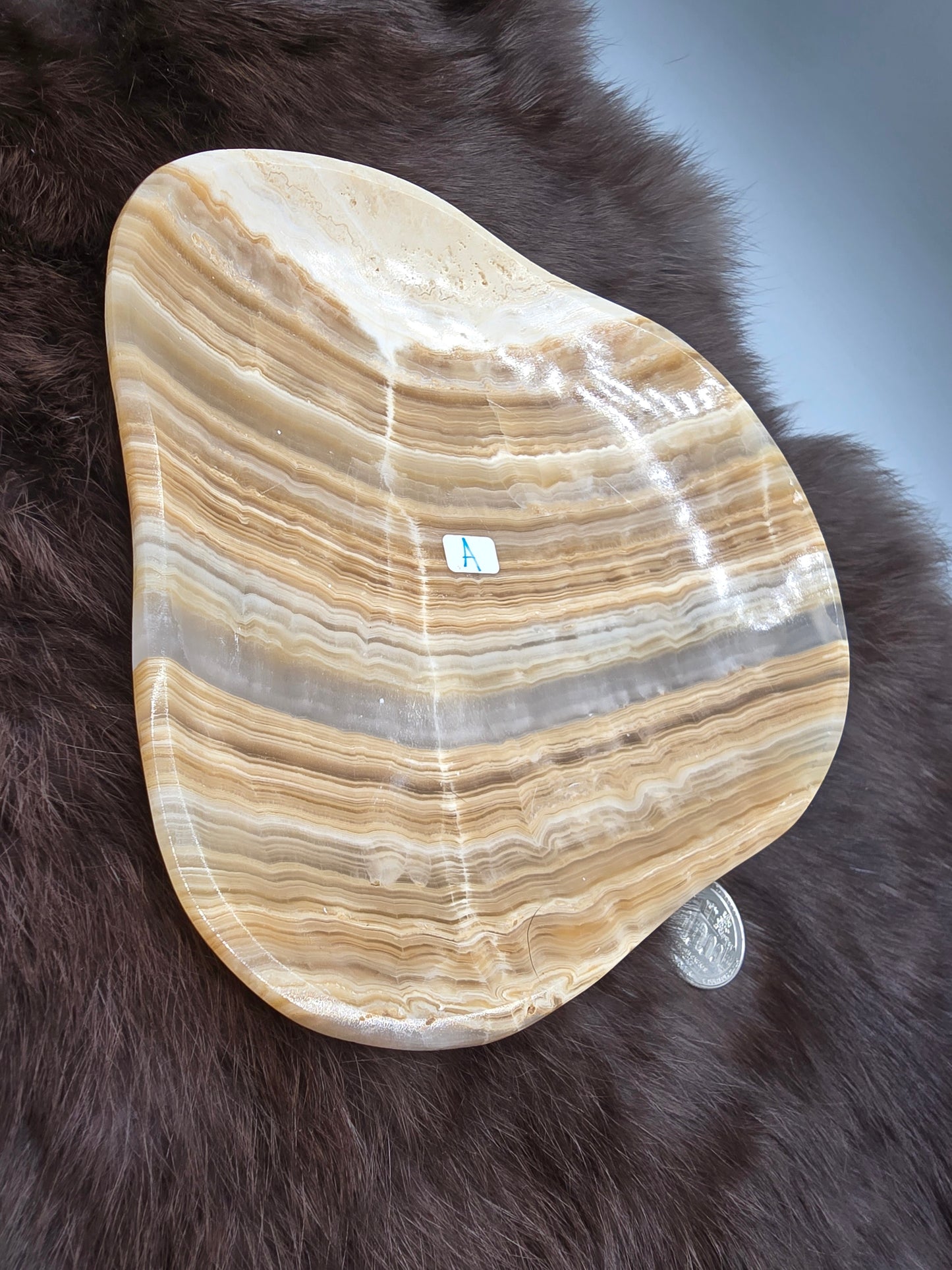 Calcite bowl