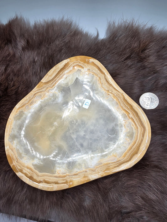 Calcite bowl