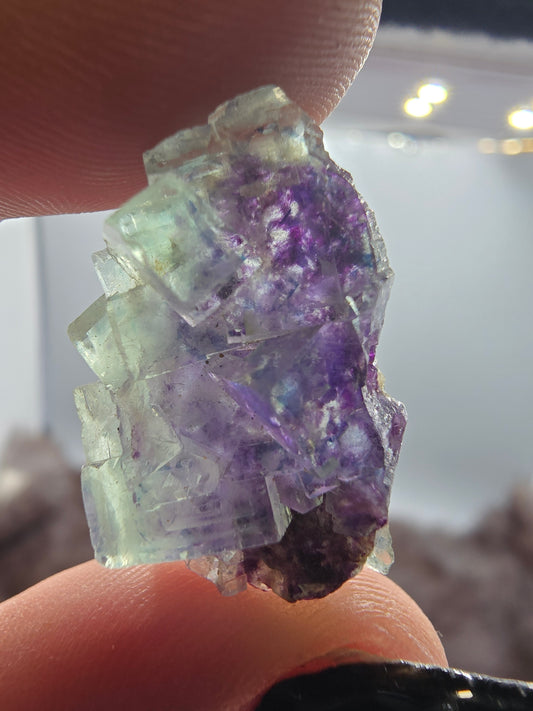 Green cubic fluorite
