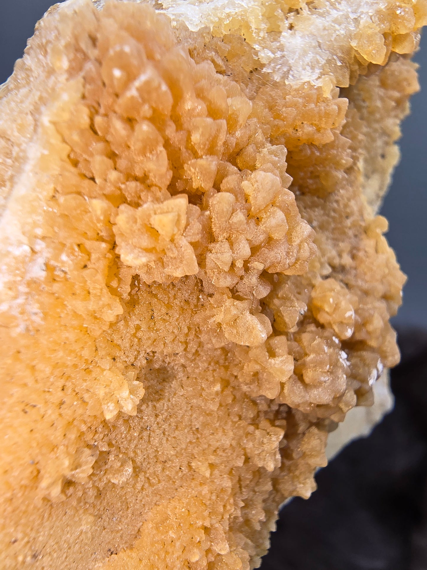 Travertine calcite