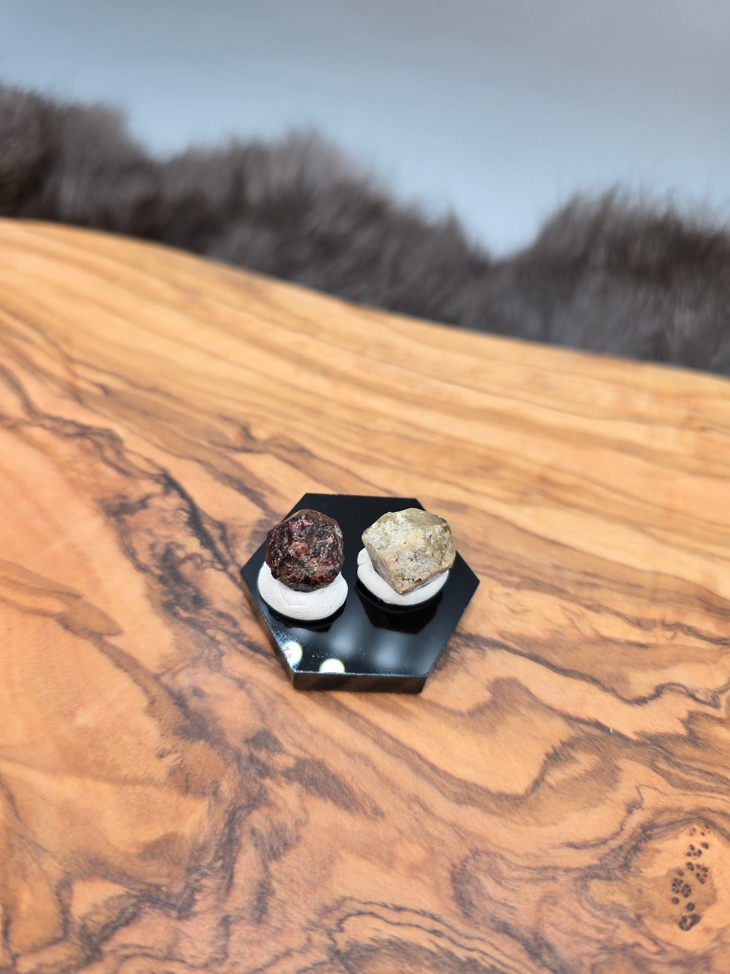 2 garnets