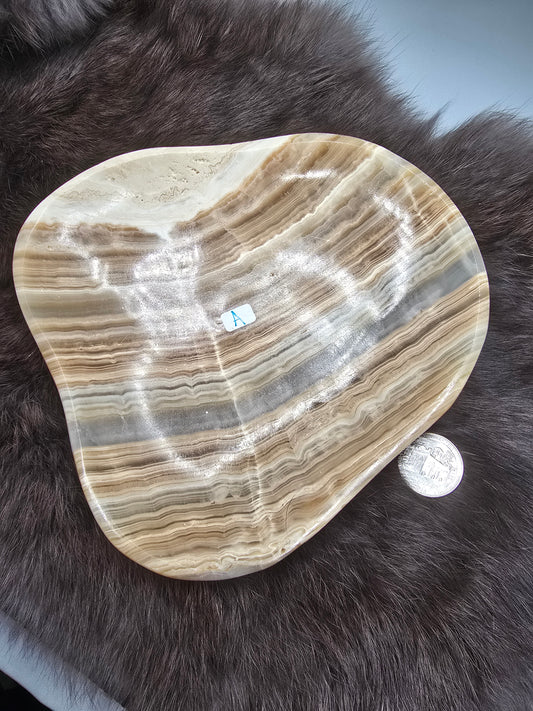 Calcite bowl