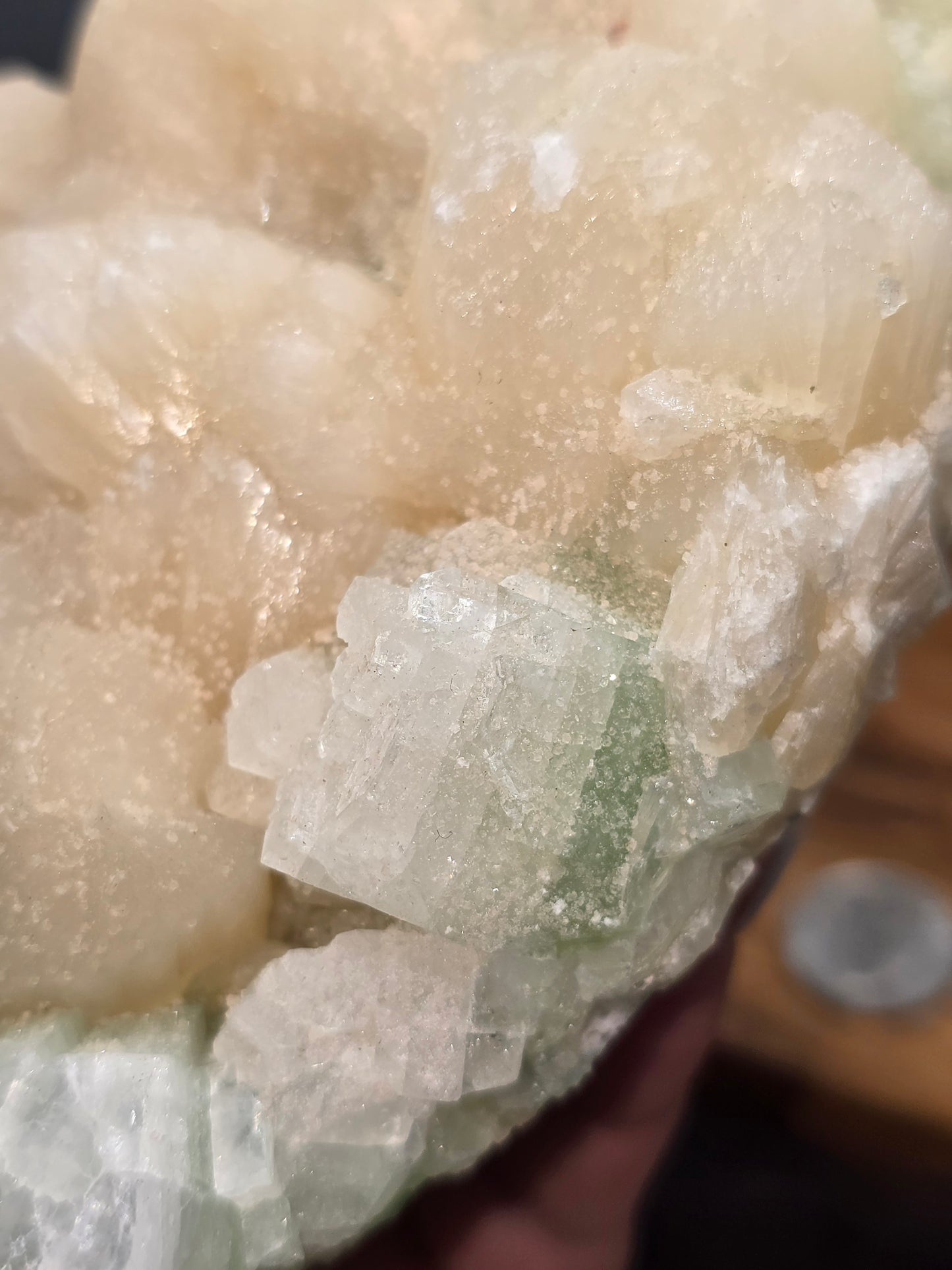 Green apopholite stilbite