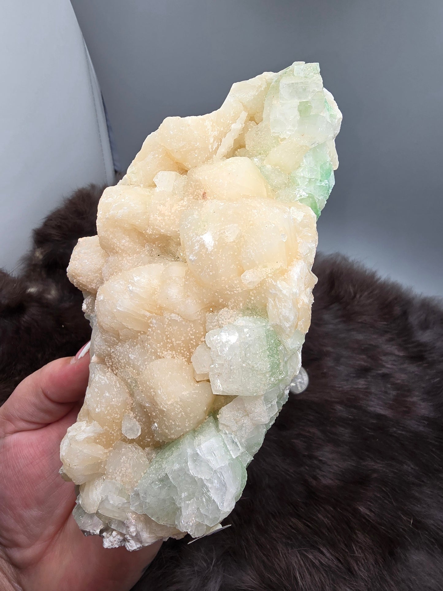 Green apopholite stilbite