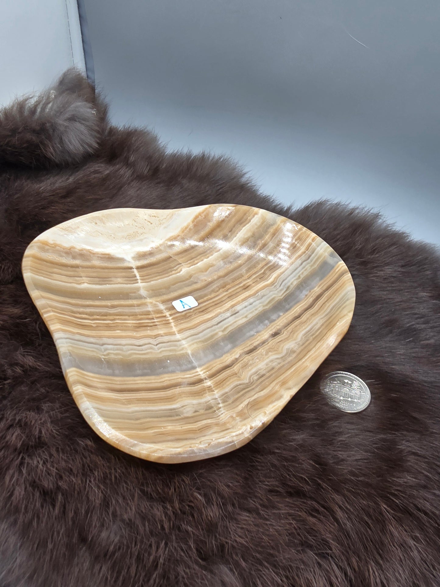 Calcite bowl