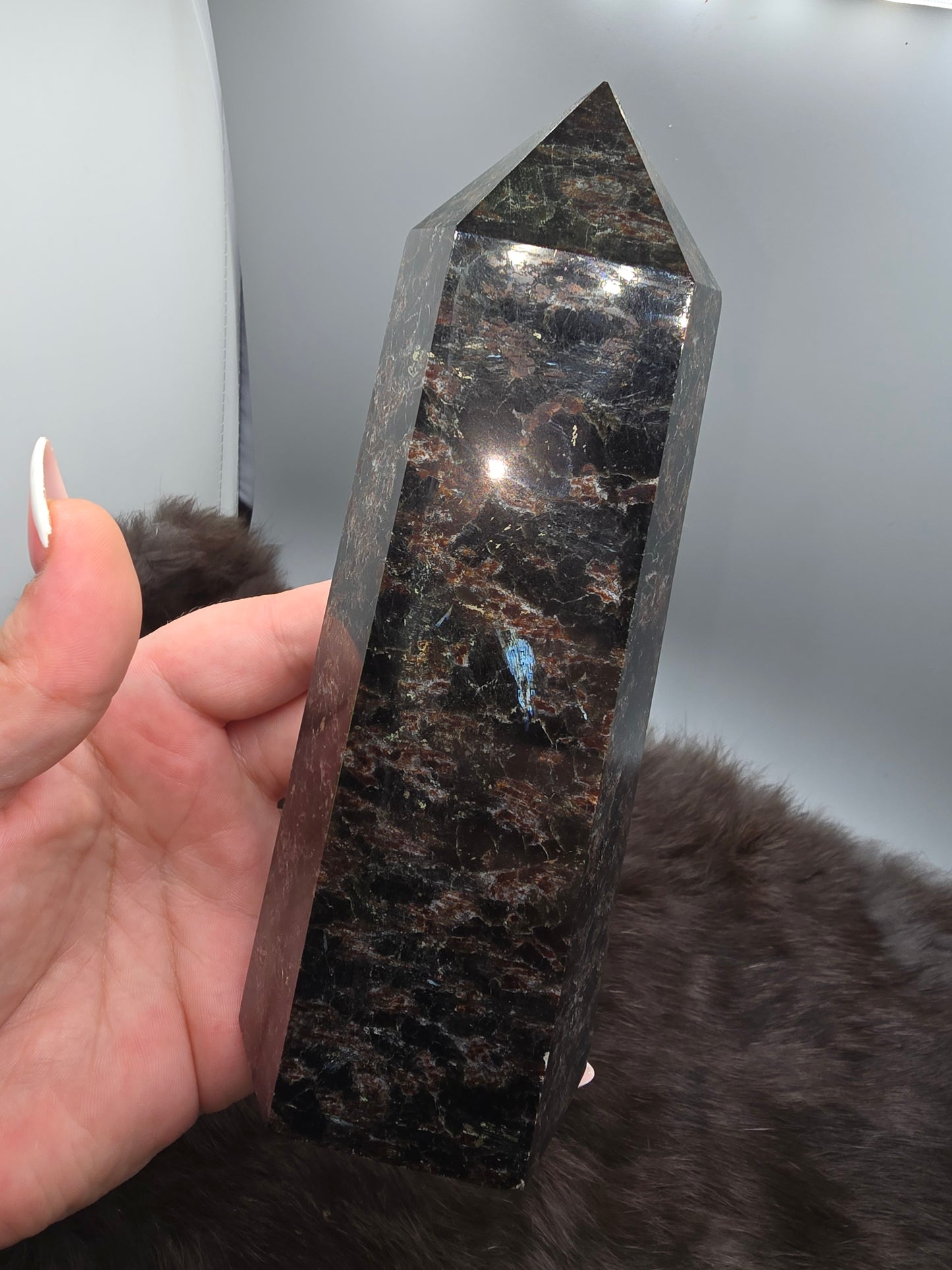 Arfvedsonite and garnet
