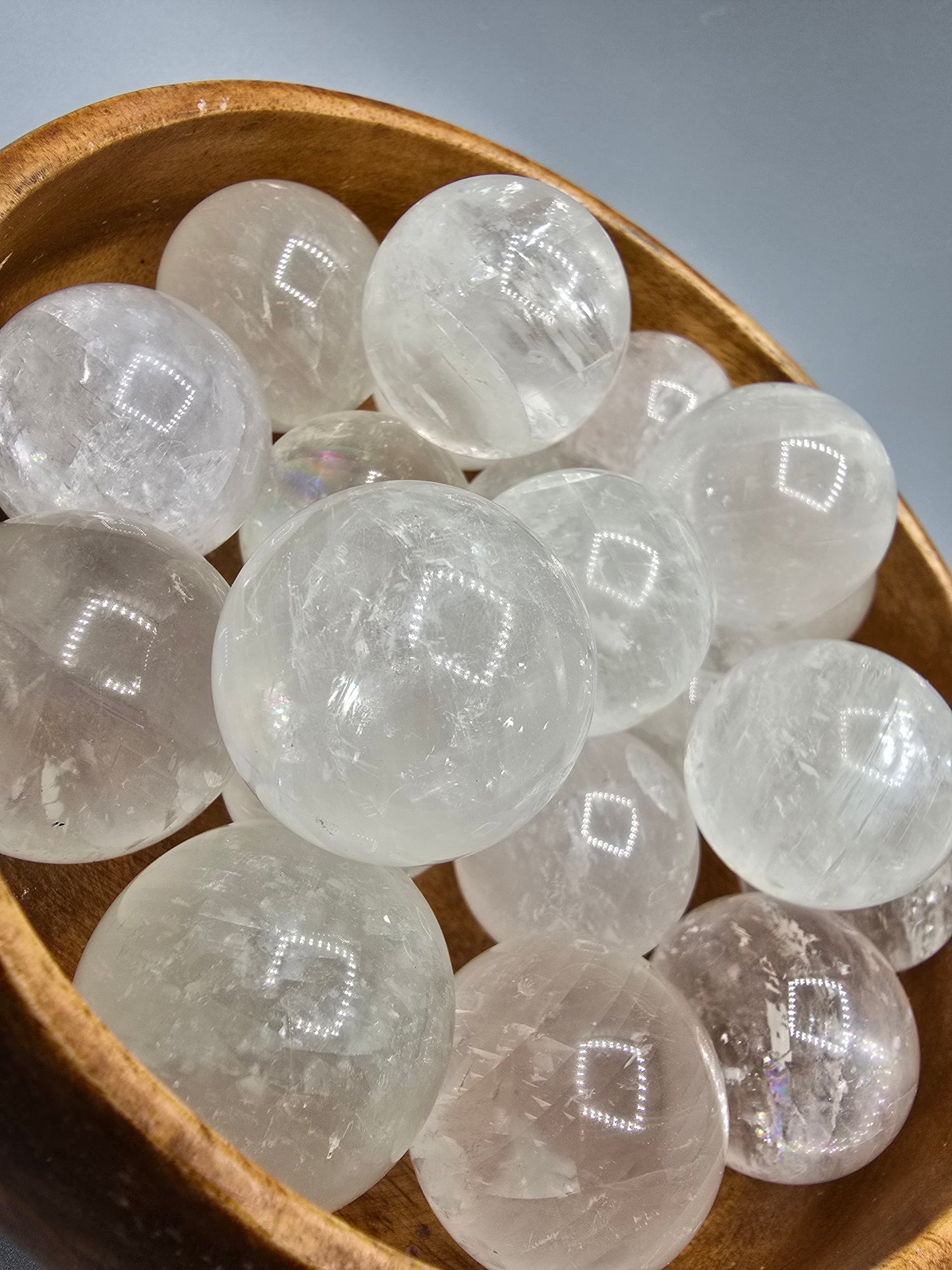 Optical calcite spheres