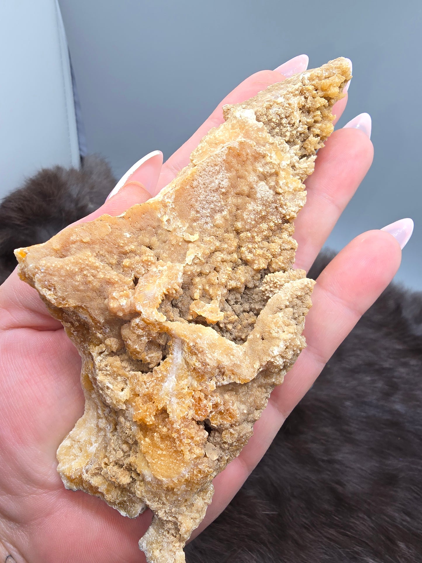Travertine calcite