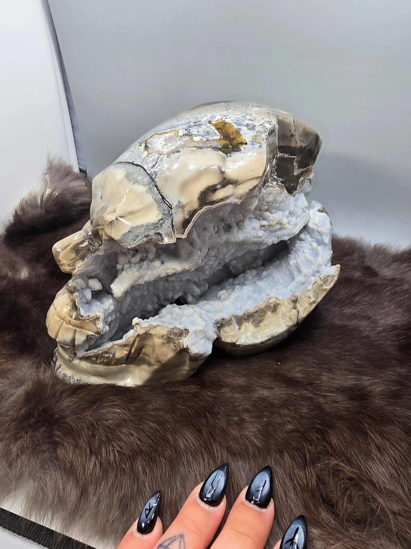 Volcano agate skull