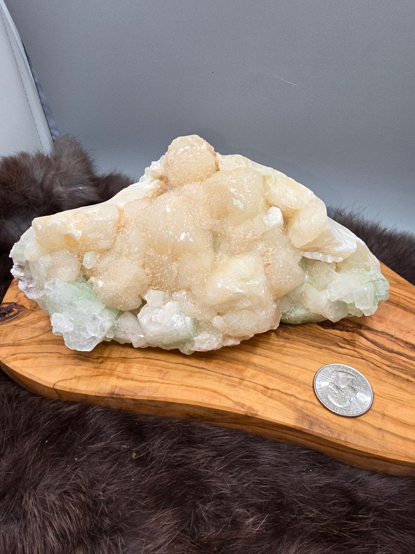 Green apopholite stilbite