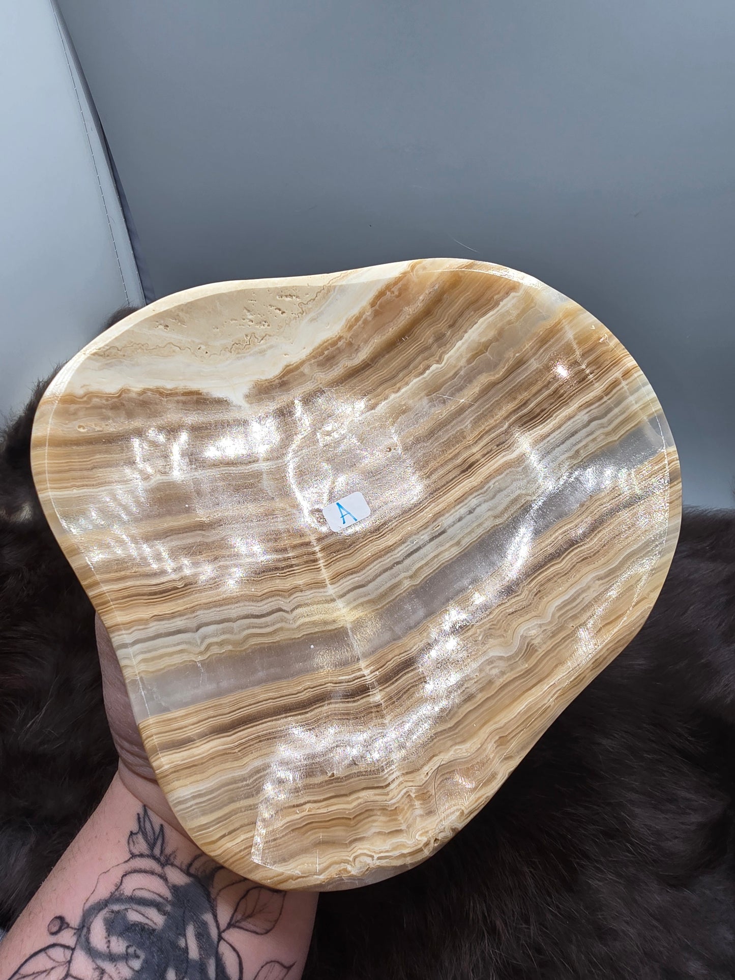 Calcite bowl