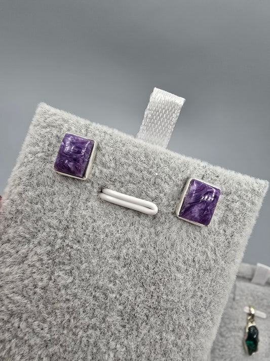 Chariote studs